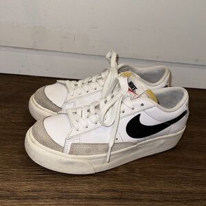 Nike Blazer Low Platform
